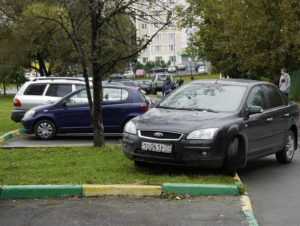Сколько штраф за тс поставленное на газон в красноярске